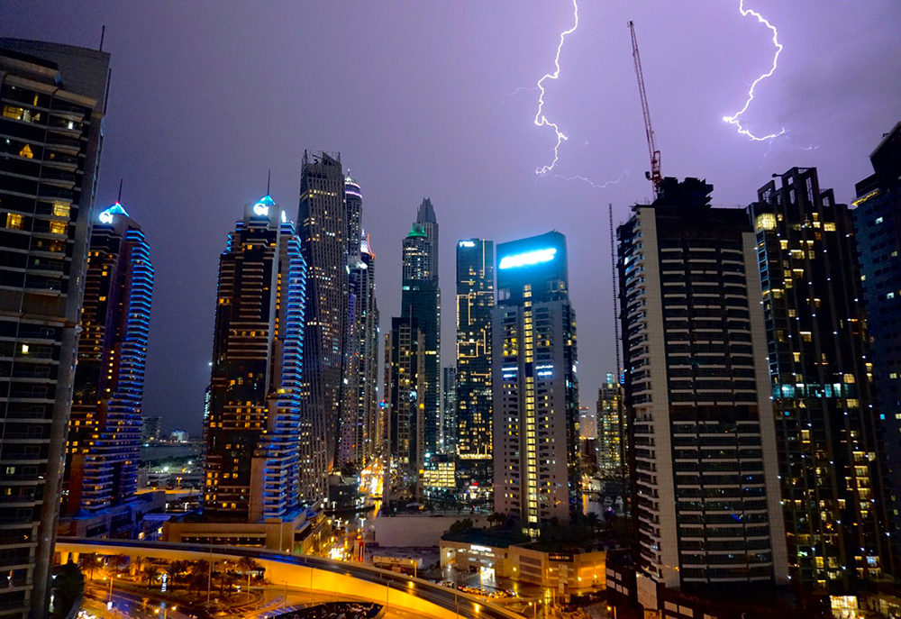 alt="heavy-rain-and-thunder-storms-hit-uae"
