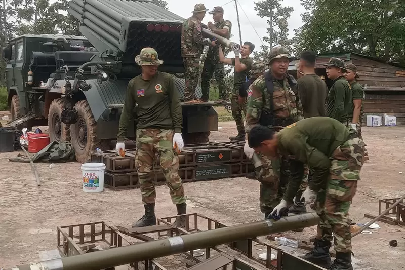 alt="cambodian-mortar-strike-wounds-thai-soldier-on-border"