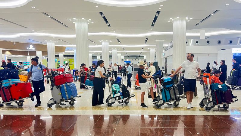 alt="uae-travel-alert-airports-packed-as-tourism-and-school-returns-drive-record-crowds"