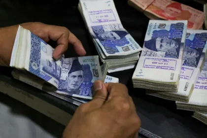 alt="indian-rupee-pakistani-rupee-philippine-peso-remain-weak"