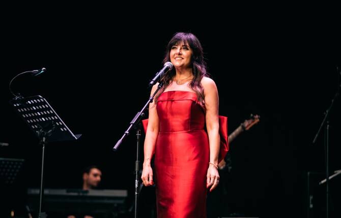 alt="dubai-artist-maya-explores-why-arabic-and-jazz-music-work-perfectly-together"