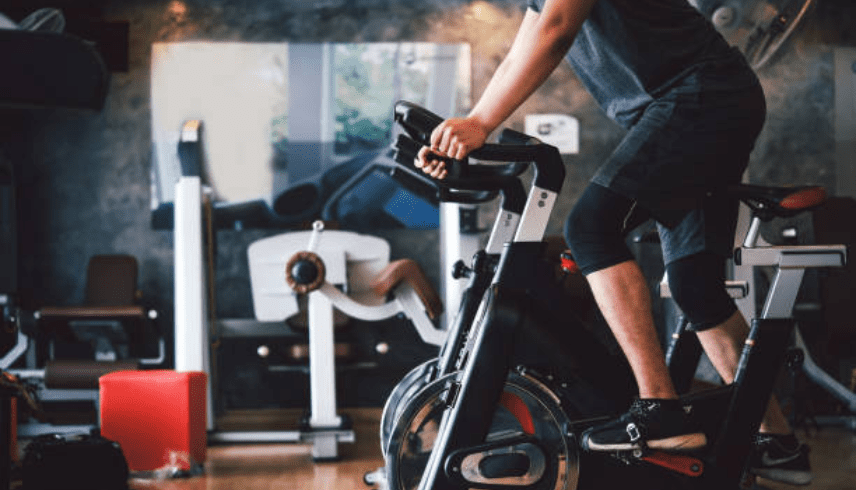 alt="uae-residents-smoke-less-embrace-more-active-lifestyles-mohap-national-health-survey"