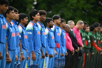 alt="india-and-bangladesh-captains-miss-handshake"