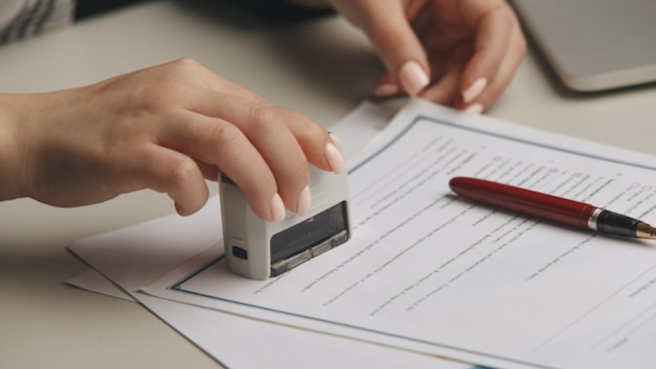 alt="how-to-attest-your-foreign-certificates-in-the-uae"