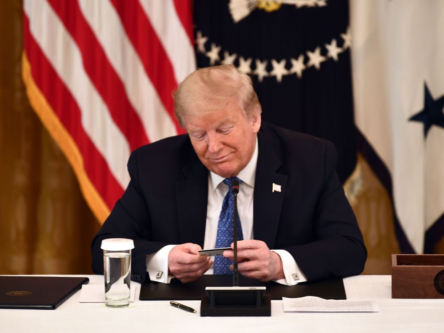 alt="us-banks-warn-trumps-proposed-10-%-credit-card-rate-cap-could-reduce-credit-access"