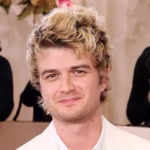 alt="joe-keery-steals-golden-globes-spotlight-with-blonde-hair"
