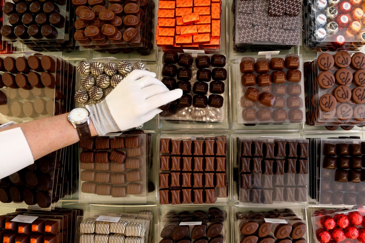 alt="salmonella-outbreak-hits-superfoods-chia-seeds-and-chocolate-bars-recalled"