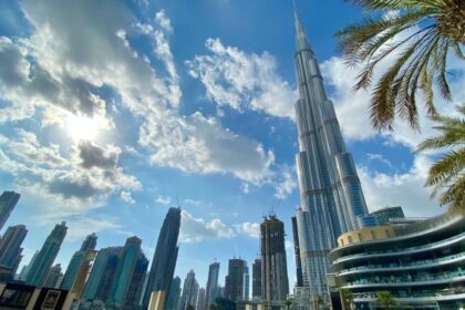 alt="weather-forecast-uae-braces-for-foggy-nights-light-rain-and-choppy-seas-this-week"