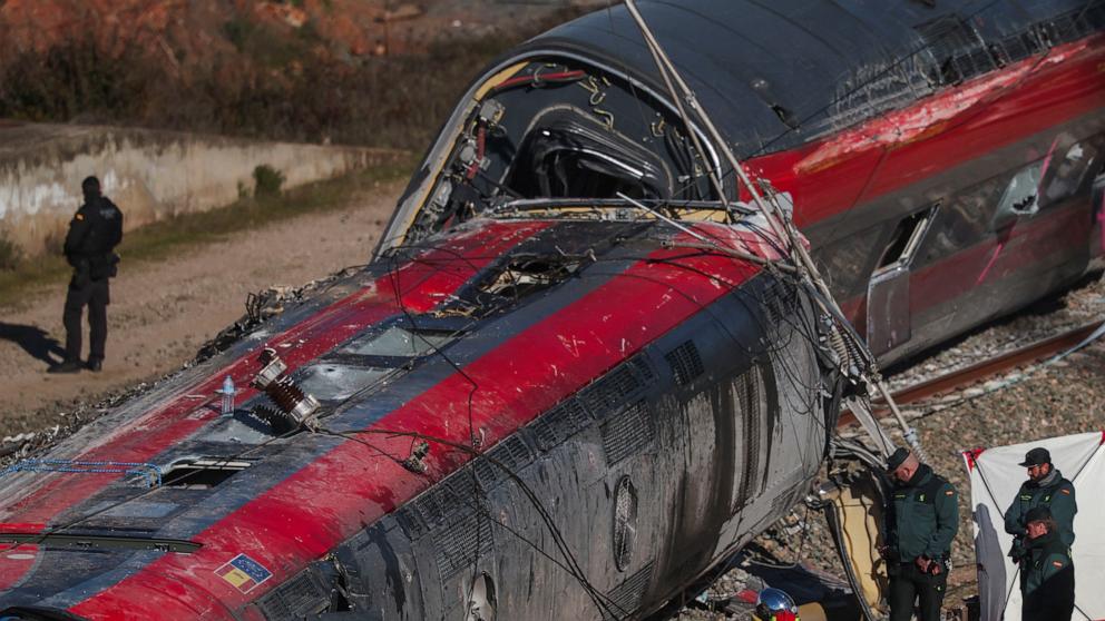 alt="spain-observes-three-days-of-mourning-after-deadly-high-speed-train-crash-kills-40"