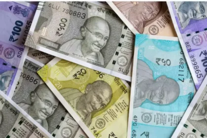 alt="the-indian-rupee-reaches-a-historic-low-25-against-the-uae-dirham"